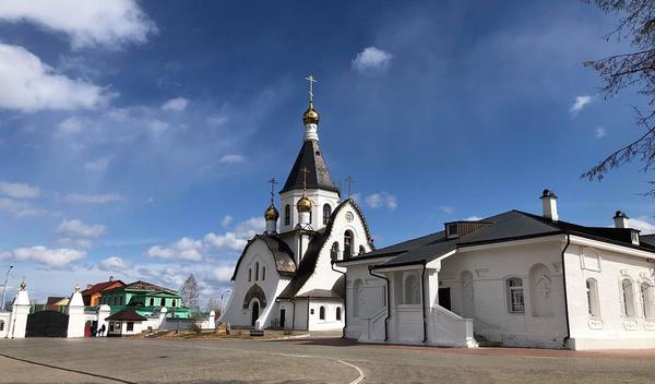 Прогулка по территории Свято-Успенского монастыря в окрестностях Красноярска Прогулка по территории Свято-Успенского монастыря в окрестностях Красноярска